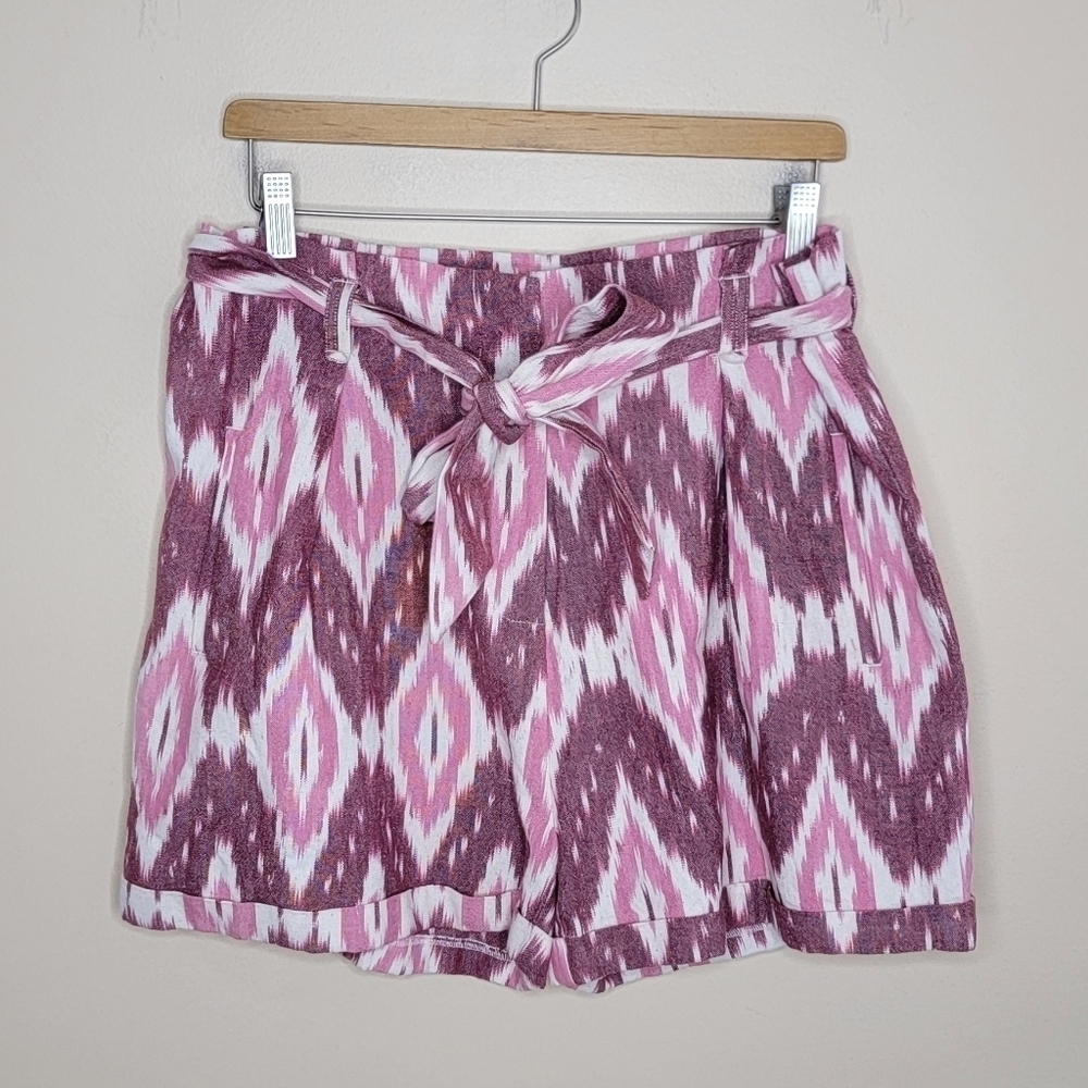 NWT Molly Bracken Pink Ikat Aztec Print Cuffed Shorts Paperbag Waist Size Large
